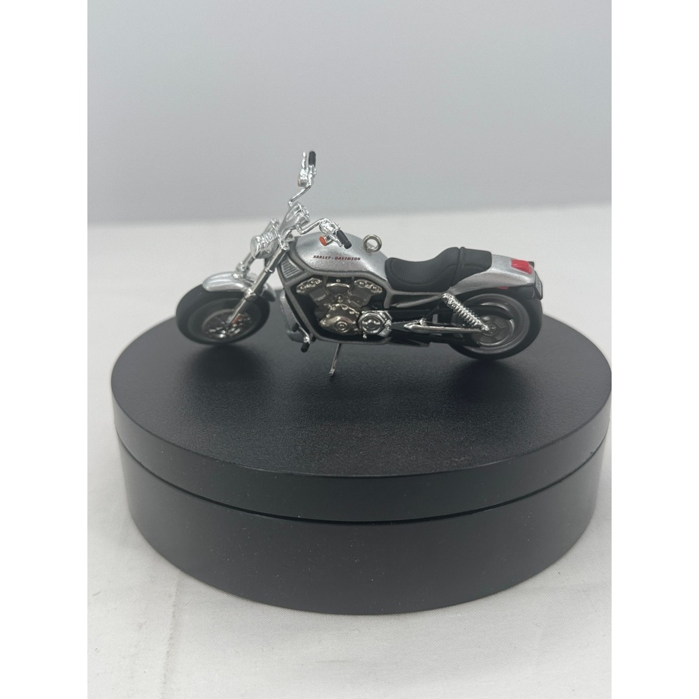 Hallmark Keepsake 2004 Harley-Davidson 2002 VRSCA V-Rod Ornament Silver Die-Cast - Picture 7 of 16